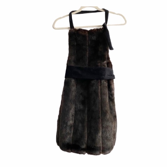 ⭐️Gorgeous, soft faux fur apron with sash - Picture 2 of 16